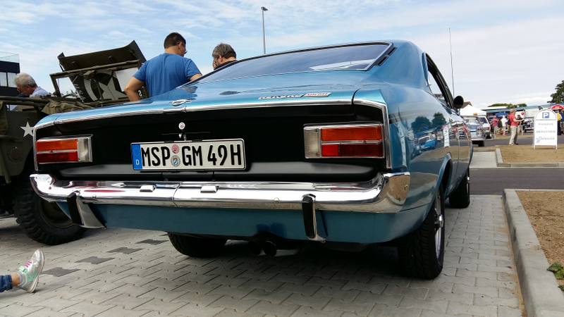 Illustration for article titled Another oldtimer meet photodumpÂ